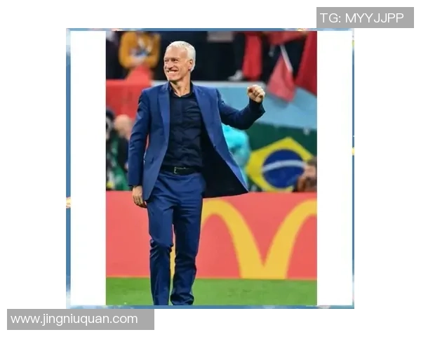 法国雄鸡足球明星夹克引领时尚潮流展现运动魅力与个性风采